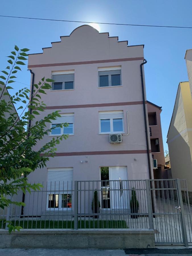 Apartman Sunny Sombor Esterno foto